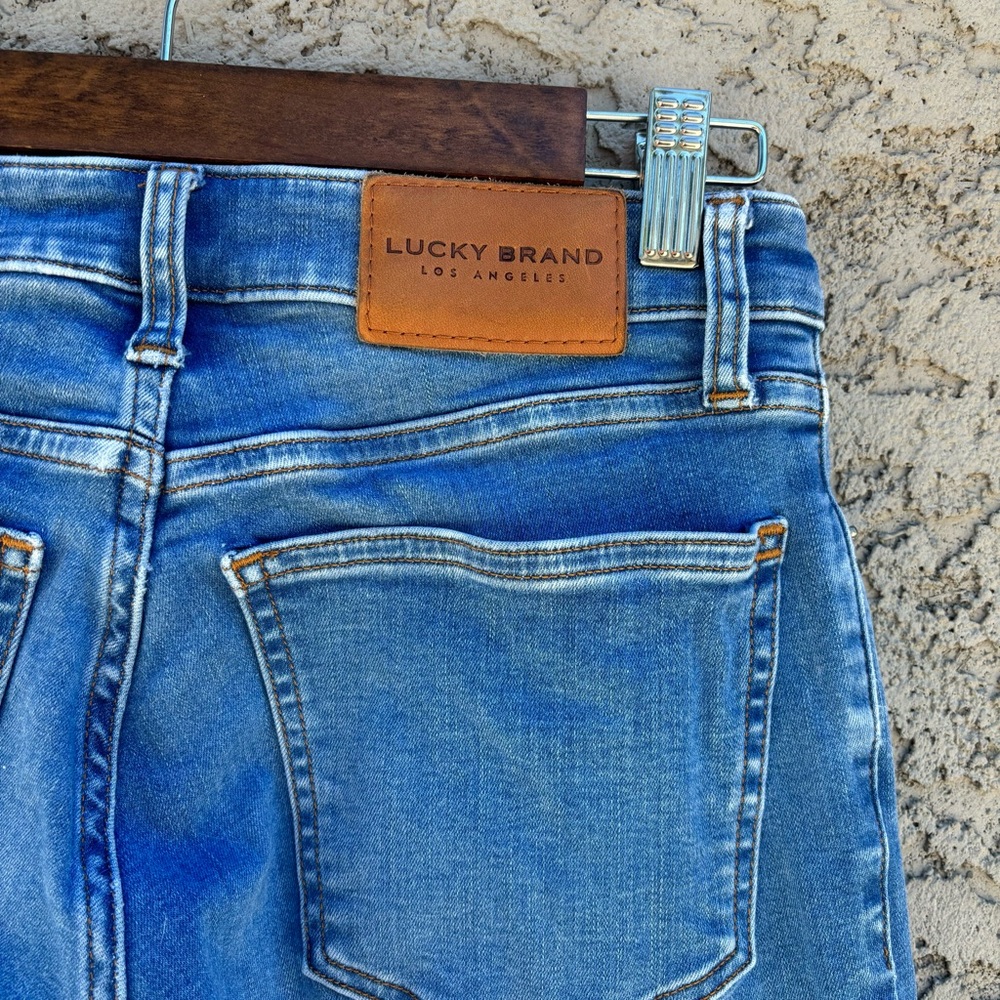 LUCKY BRAND Medium Wash Jeans - Picture 4 of 9